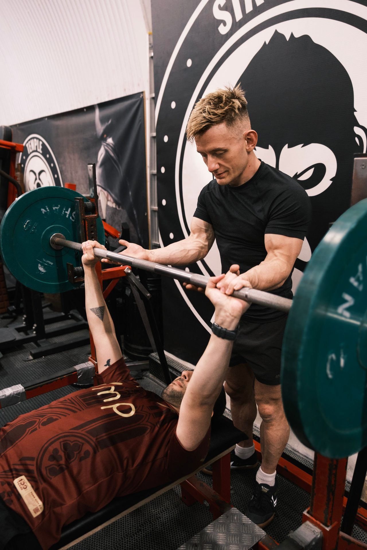 Tom Rawcliffe coaching a client at the Commando Temple